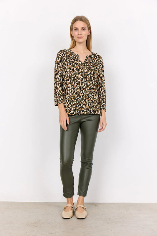 Bluse med mønster oliven