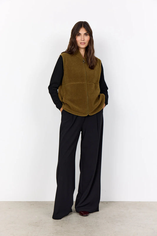 Teddy vest i mørk oliven