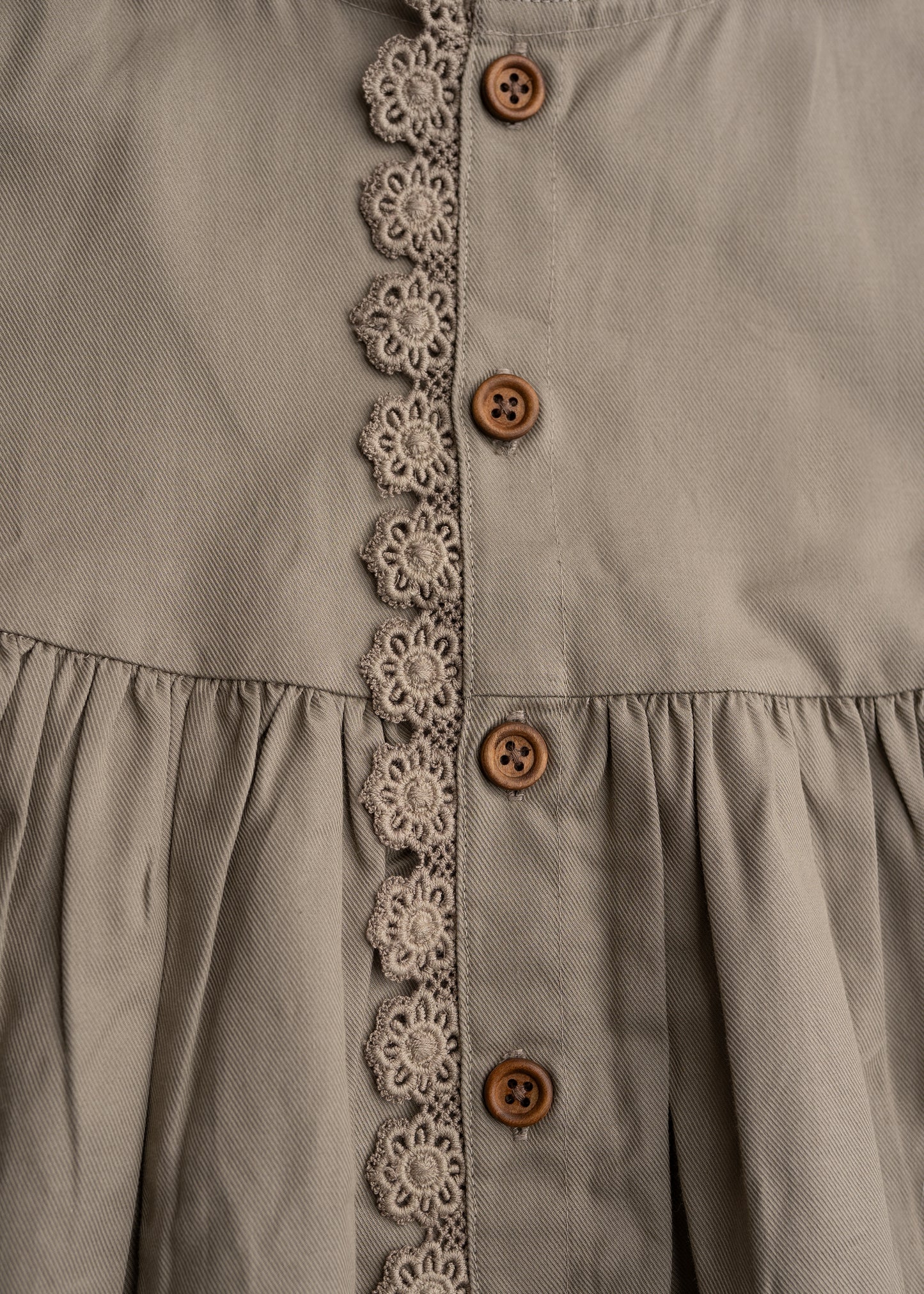 Sommerkjole med blonde