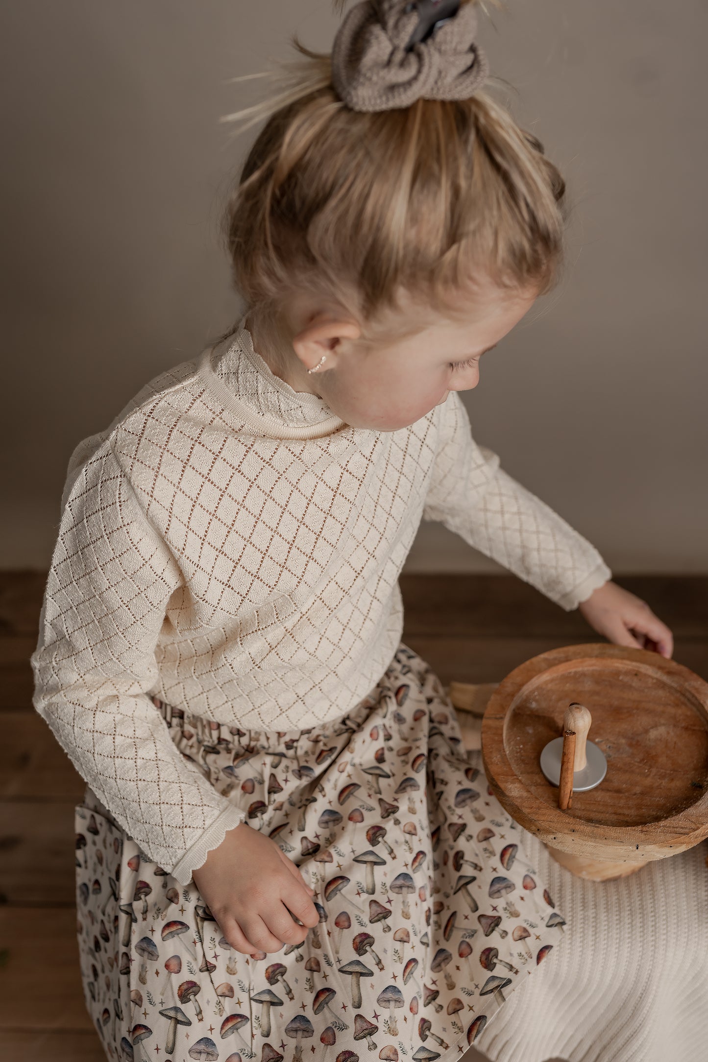 Bluse med hulmønster